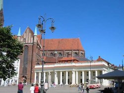 Alter Markt mit Cafe Röntgen, Dom, Rathaus und Tourist Information